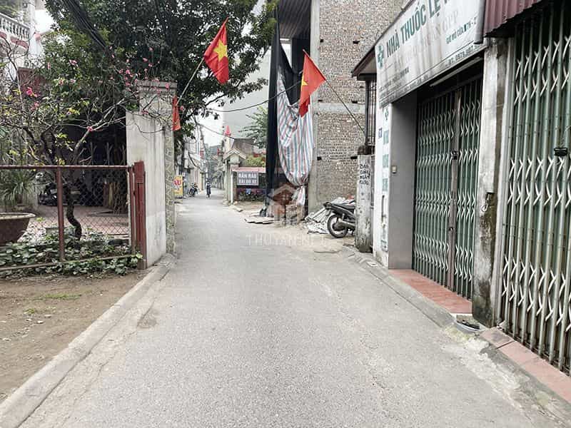 Cần bán 54m2 đất Phường Việt Hưng, ngay cạnh Vinhomes Long Biên. Đường thông ô tô.