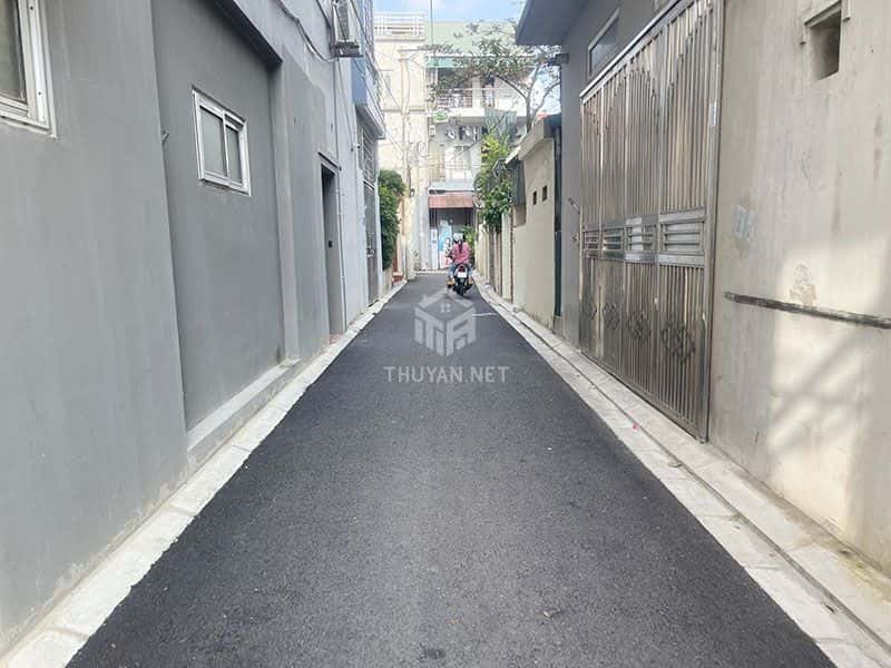 Cần bán 61,5m2 đất thổ cư trong ngõ 110 Ngô Xuân Quảng. Cách mặt phố chính 50m.