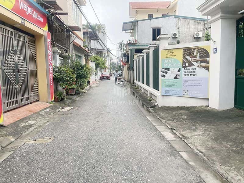 Cần bán 65m2 đất hai mặt đường trước sau tại ngõ 51 Giang Biên - Đường thông xe 16 chỗ.