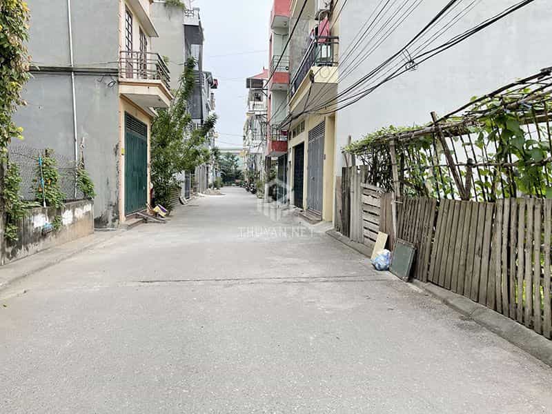 Cần bán 95,2m2 đất hai mặt ngõ trước sau, gần hồ và nhà văn hóa Phường Sài Đồng.