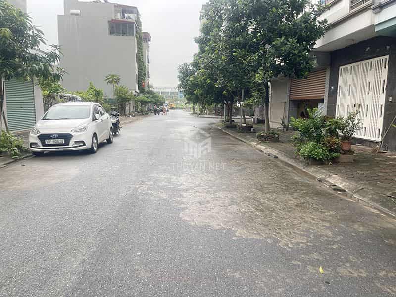 Cắt lỗ bán 34,3m2 đất TĐC Giang Biên - Đường rộng 15m - Ngay cạnh Trường Chu Văn An.