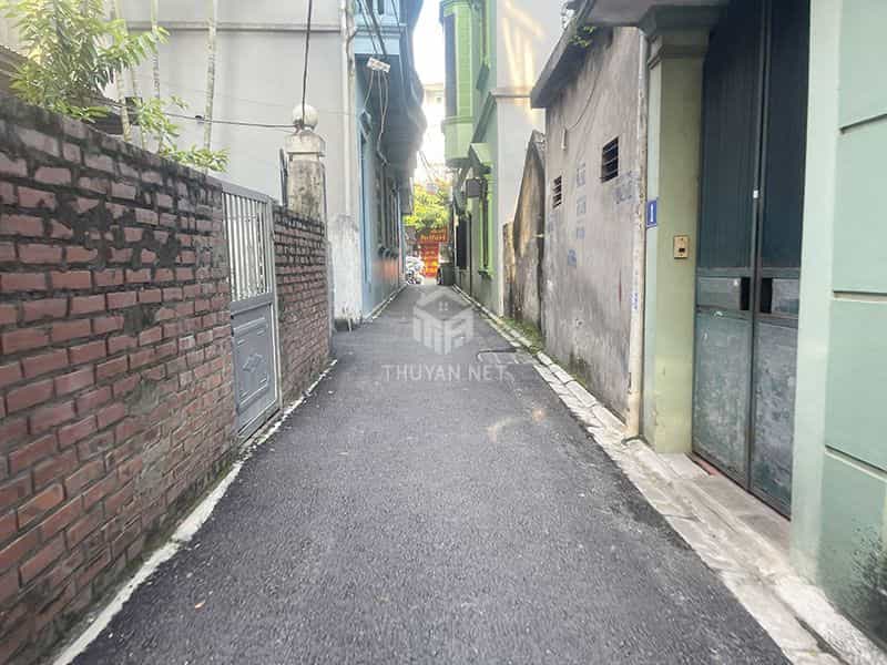 Chính chủ bán 51,5m2 đất trong ngõ Ngô Xuân Quảng. Đường rộng 2,3m, cách mặt phố 80m.