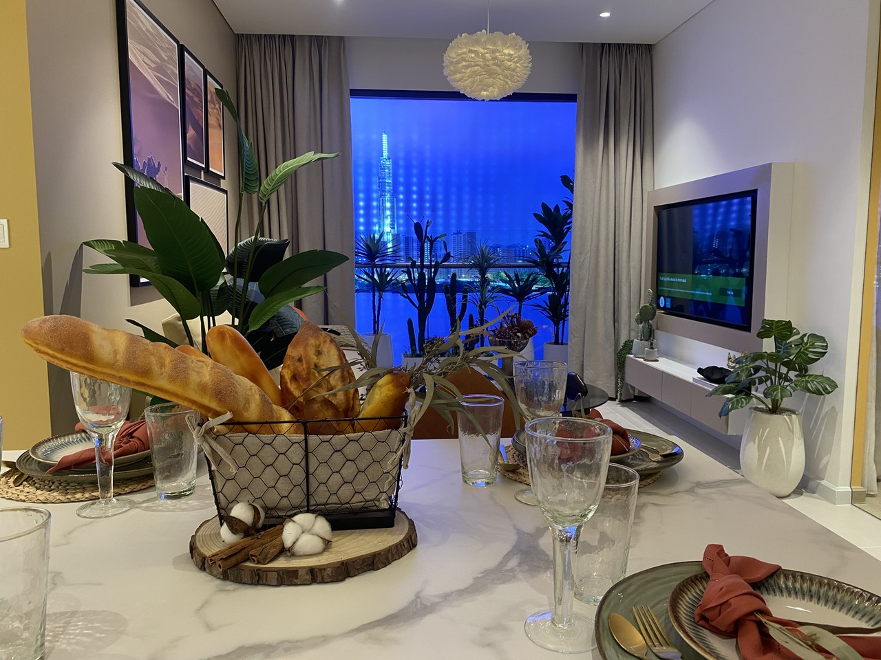 Chuyển nhượng căn hộ Urban Green 2PN 84 m2 giá siêu tốt tầng cao trong tháng 11 LH 0835379247 Gặp Phúc