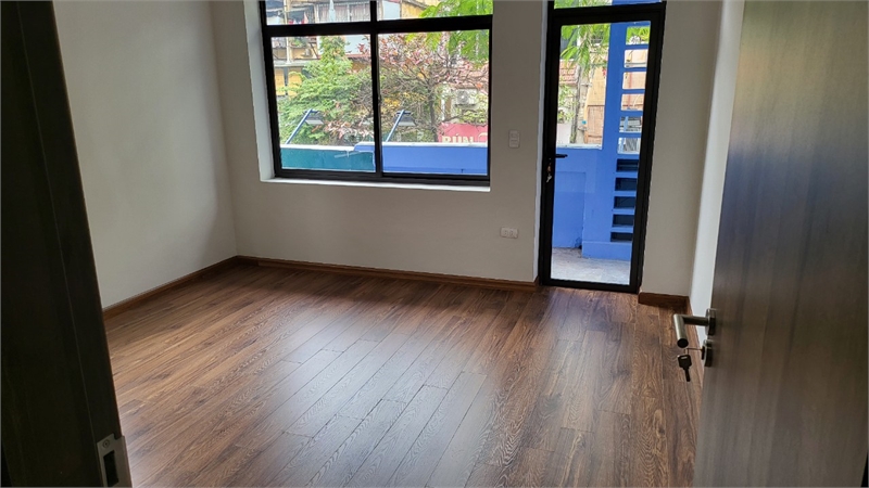 Bán lô góc mặt phố Thái Thịnh, DTSD 40m2 x 5T, MT4,5 m. Mặt bằng kinh doanh giá trị cao