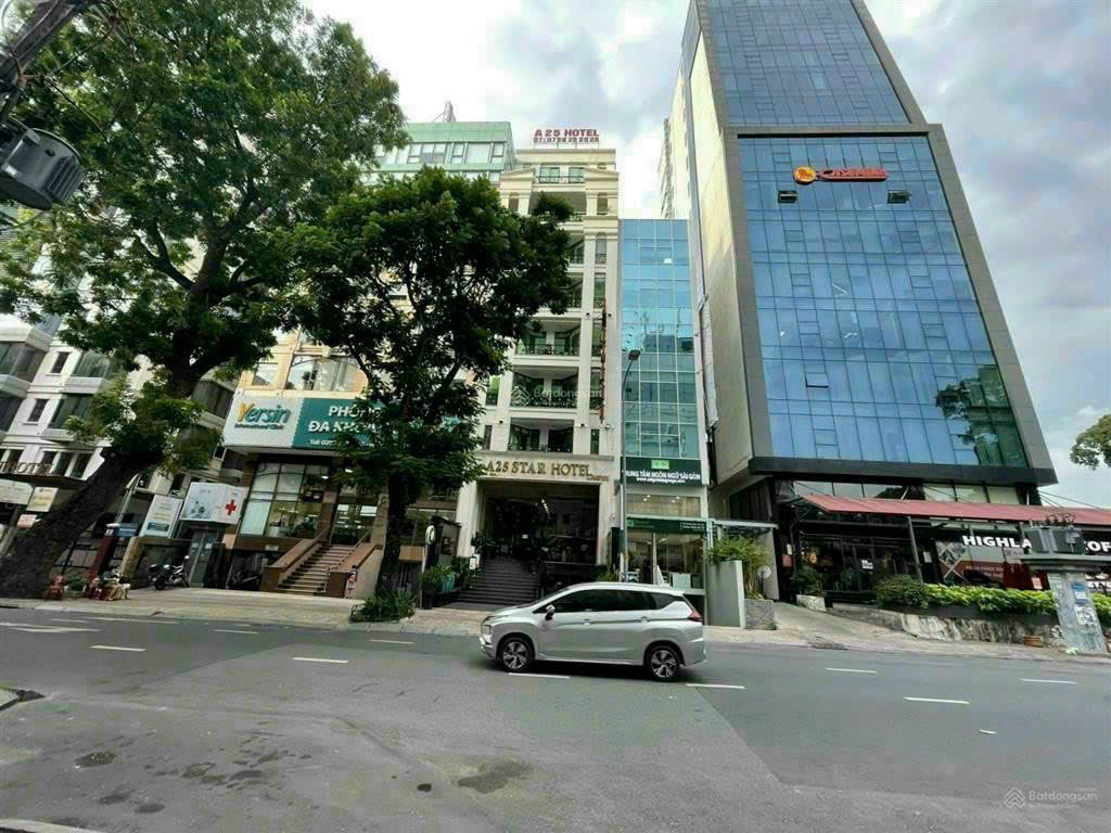 Bán gấp Tòa Nhà MT Trần Quốc Hoàn 11 x 26m, 4 lầu, giá chỉ 62 tỷ.