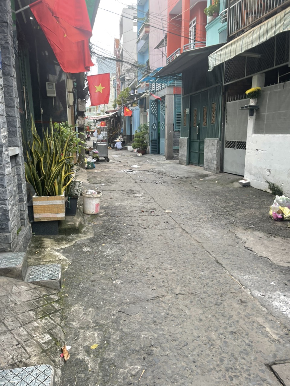 HXH ĐỖ CỬA - TRUNG TÂM QUẬN 6 NGUYỄN VĂN LUÔNG - 2 TẦNG - 3PN.