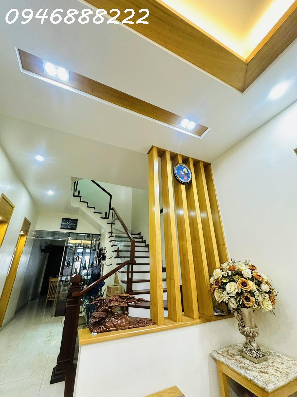 Nhà mặt đường tại phố Trực Cát - Lê Chân, vị trí đẹp, đi bộ ra Aeon Mall vài phút - Giá chỉ hơn 7 tỷ.