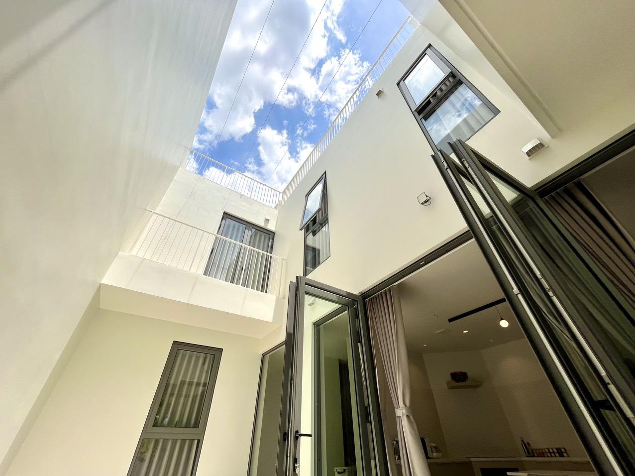 Tin Thật! Cháu Bán Gấp Cho Bà 8 Nhà Góc 2 Mặt Tiền Phan Văn trị, Bình Thạnh_5.6x30M_ Hầm 8 tầng_27 tỷ.