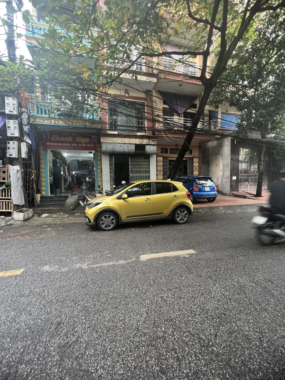 Diện tích 120 m mặt tiền 5 m Vị trí víp nhất khu vực trục chính đường Nguyễn Văn Cừ.