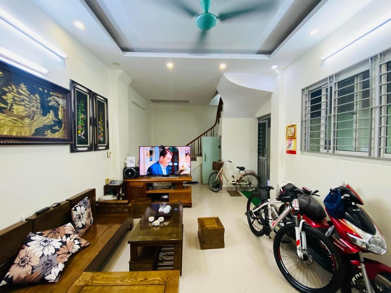 BÁN NHÀ MẶT NGÕ ĐƯỜNG LÁNG ĐỐNG ĐA - LÔ GÓC CỰC THOÁNG - VỪA Ở VỪA KINH DOANH - 30M RA Ô TÔ TRÁNH