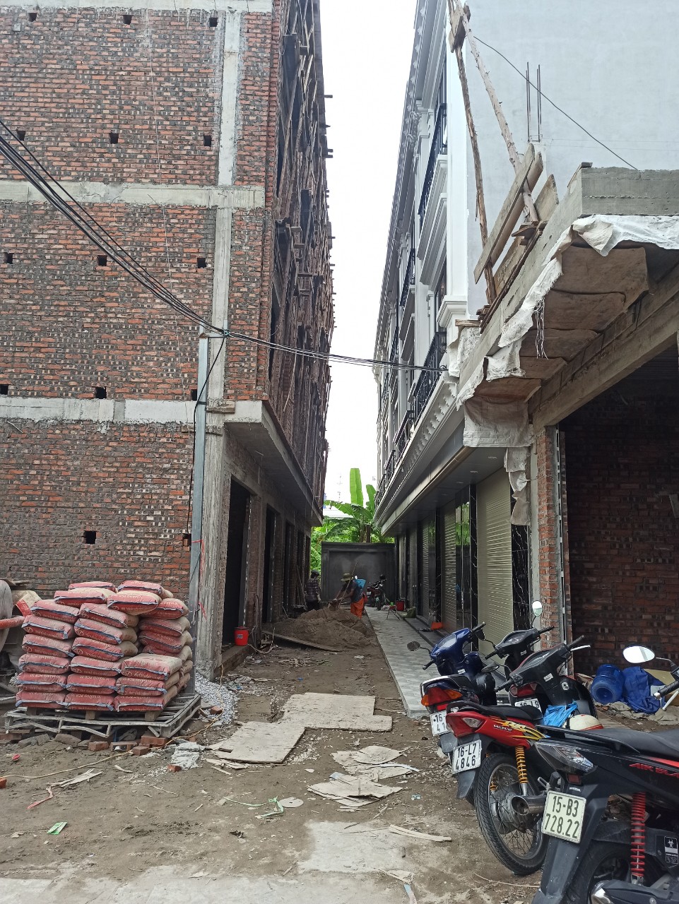 Bán nhà xây mới phố Trung Hành, diện tích 45m 4 tầng GIÁ 2.68 tỉ ngõ nông.