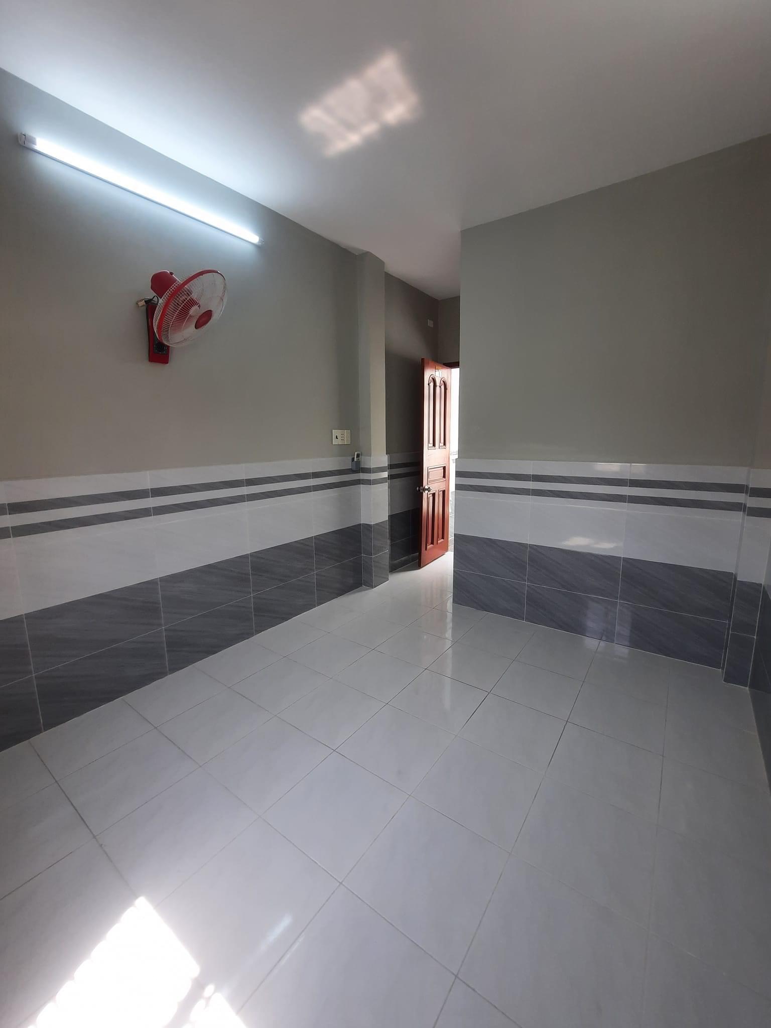 Nhà đẹp 5 tầng đang cho thuê 8PN, hẻm 4m Hoàng Diệu, PN, an ninh, 40m2, 9.5 tỷ.