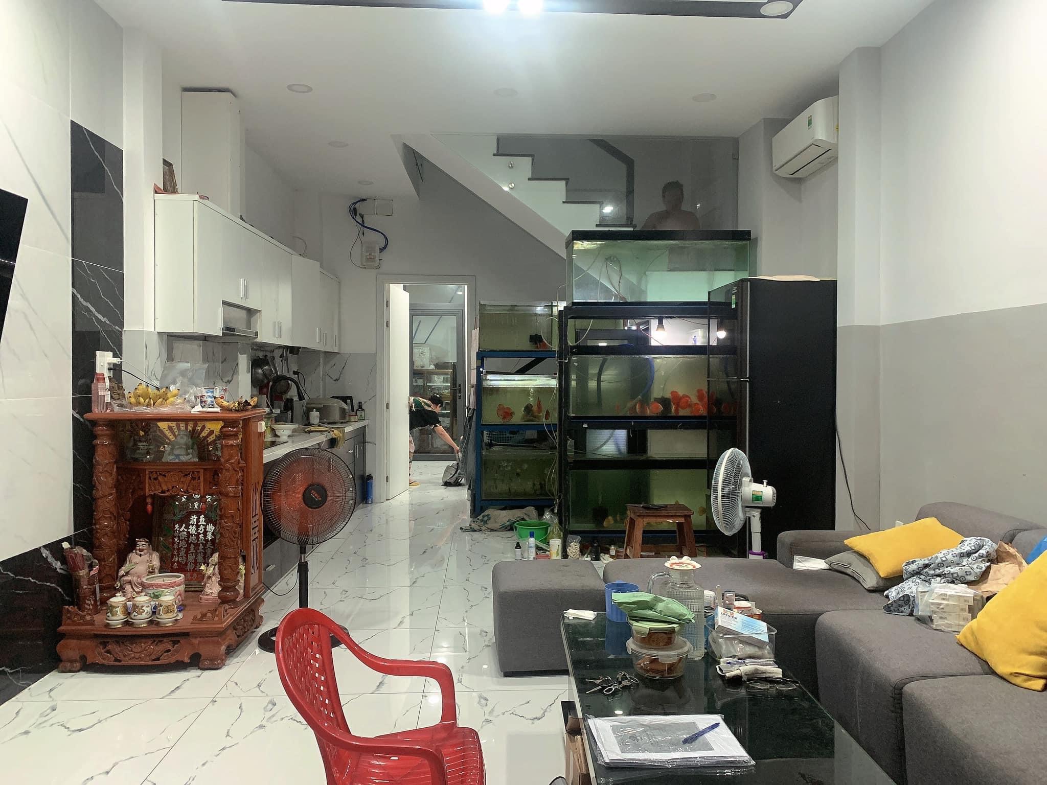 Bán nhà mới ở ngay, sát mặt tiền Trường Sa, PN, HC đủ, 3PN, ngang 4.1m * 14m, 7.8 tỷ.