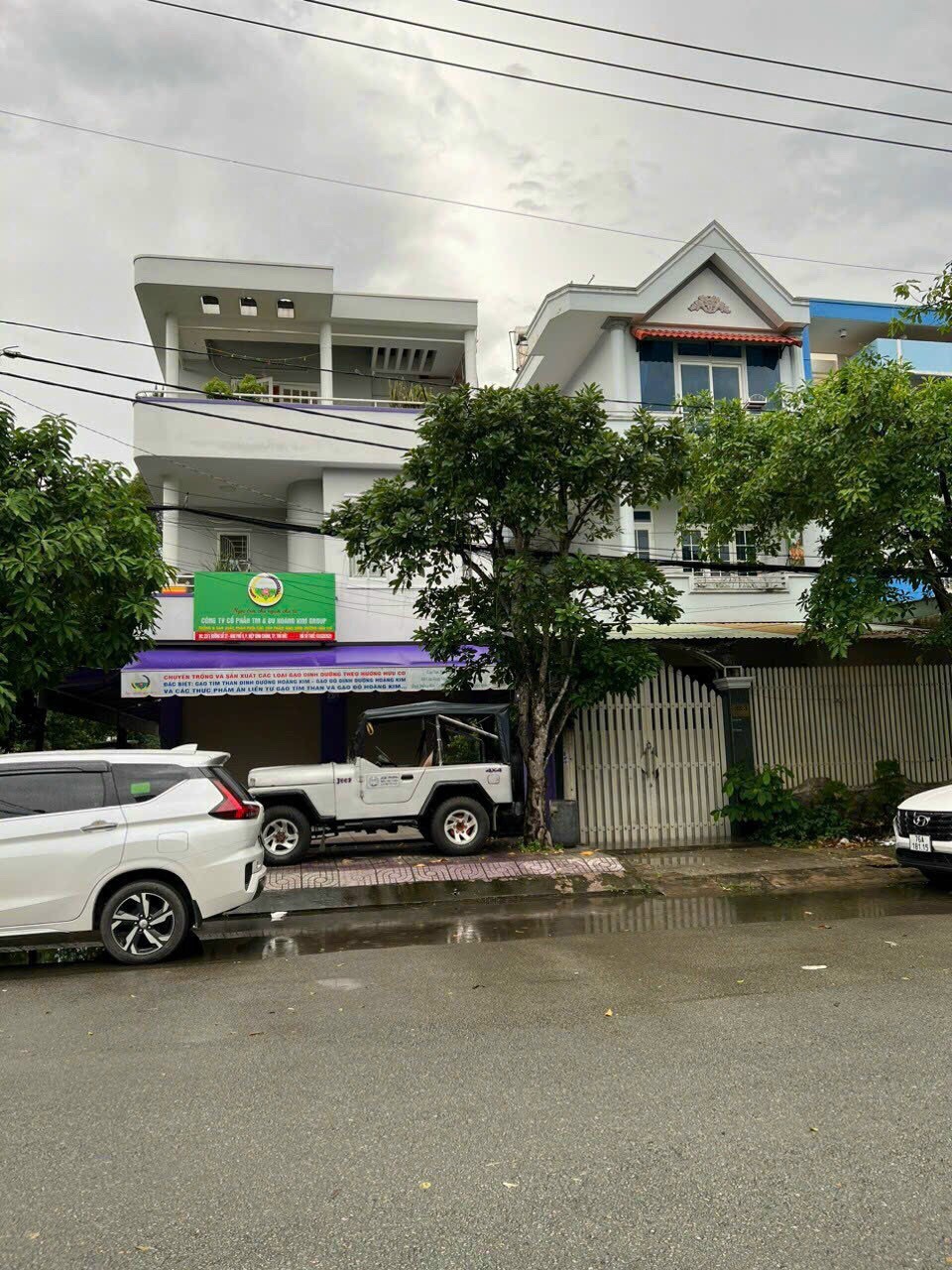 bán nhà 3 tầng. Mặt tiền đường 20m khu bên sông, Hiệp Bình Chánh Thủ Đức.