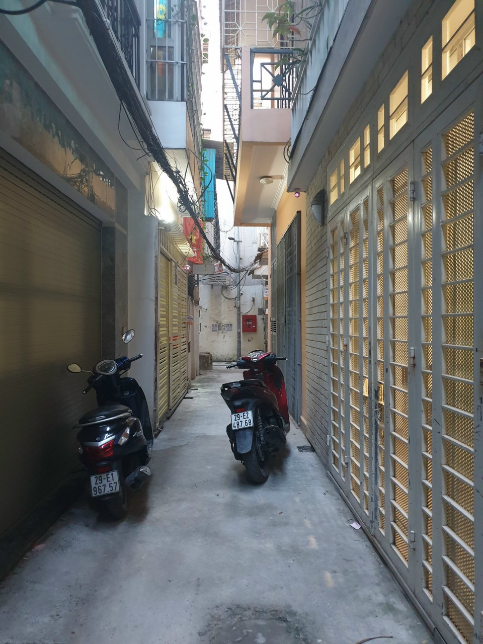 Bán Nhà Thái Hà 52M2 Mặt Tiền 5.6M 5 Tầng -7 Tỷ - 10M Thẳng Tắp Ra ô tô tránh đỗ.