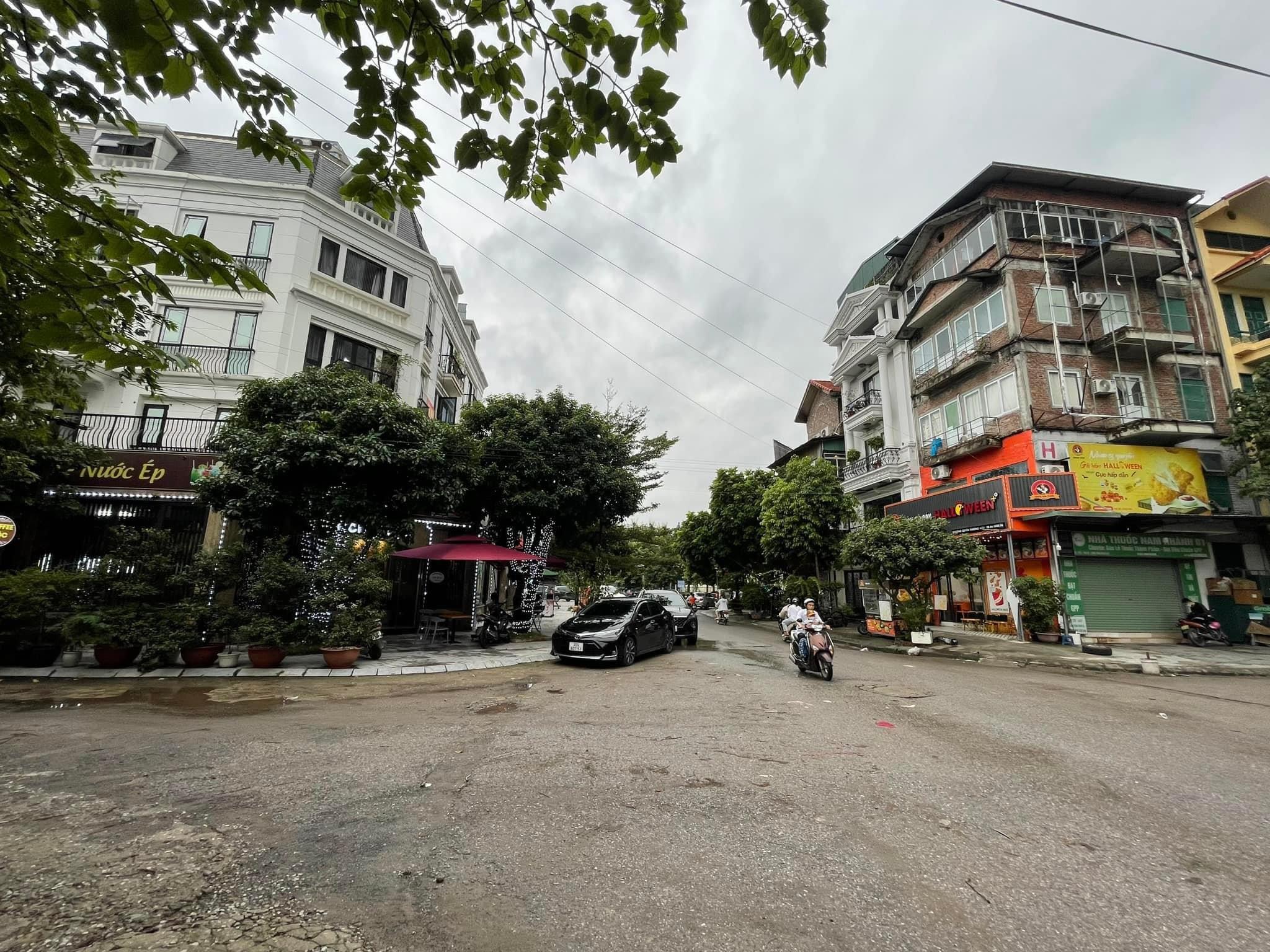 Bán đất xay tòa nhà ngõ 100 Nguyễn Xiển, Thanh Xuân.