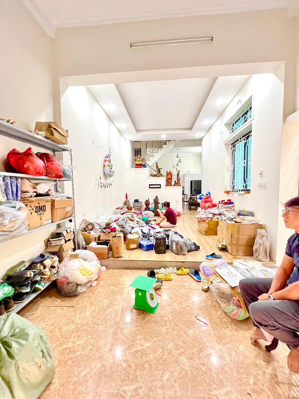 BÁN NHÀ ĐÀO TẤN - BA ĐÌNH - LÔ GÓC - NGÕ THÔNG 3 GÁC TRÁNH - GẦN BÃI ĐỖ XE Ô TÔ - FULL NỘI THẤT GIAO THÔNG THUẬN LỢI