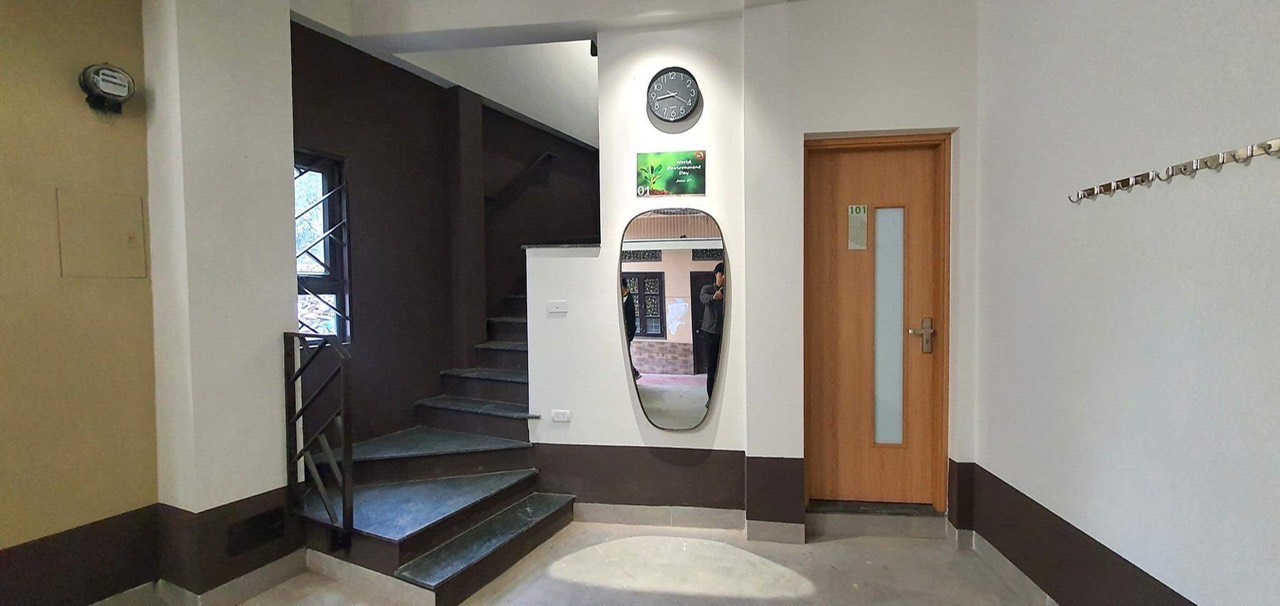 Bán Tòa nhà Dòng Tiền 13 Phòng Trương Định, DT 60m2x5 tầng Mới, MT 7M chỉ 6 tỷ 1.