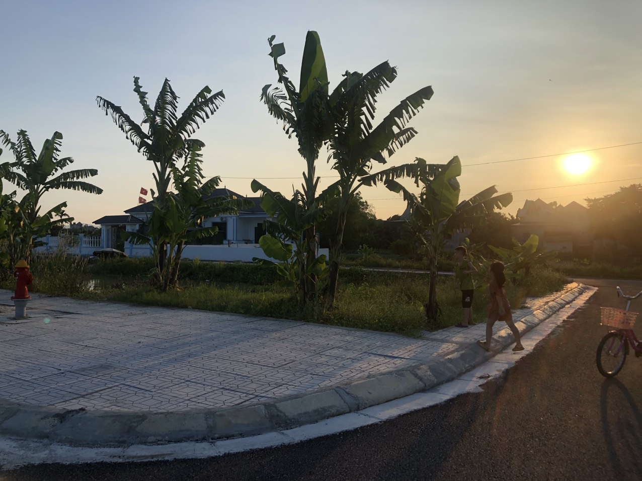 Bán lô góc H1 tại mặt bằng 3164 Đông Khê, tài chính chỉ 900 triệu.