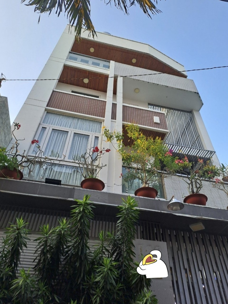 Bán gấp biệt thự VIP nhất khu Bảy Hiền, Tân Bình, 7.5x14.5, 5 tầng, giá rẻ.