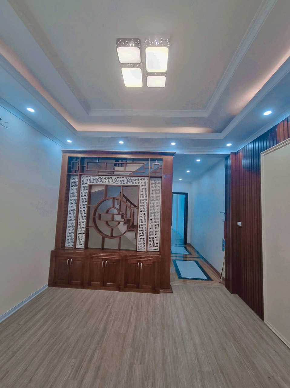 BÁN NHÀ THÁI HÀ ĐỐNG ĐA - OTO TRÁNH - KINH DOANH LÀM TRỤ SỞ CÔNG TY ĐỈNH KẾT HỢP Ở LÝ TƯỞNG