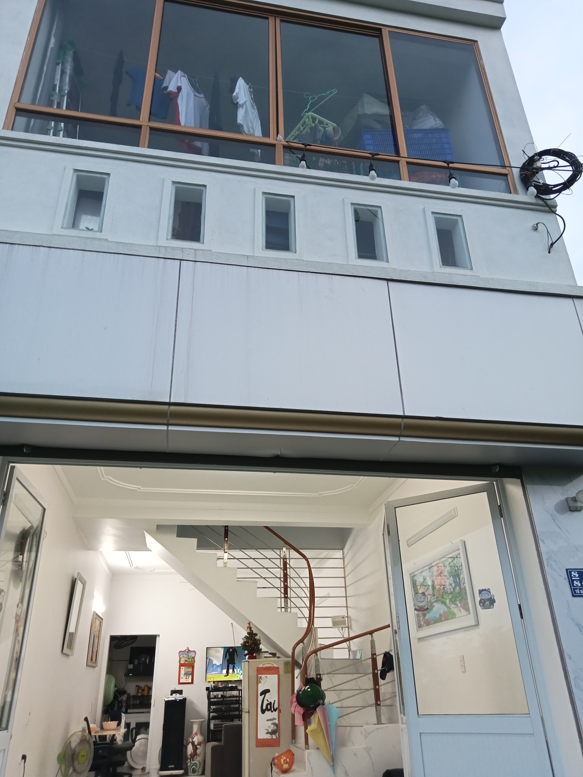 Bán nhà 42m2 x 2 tầng dân xây độc lập Tràng Cát, giá 1.38 tỷ.