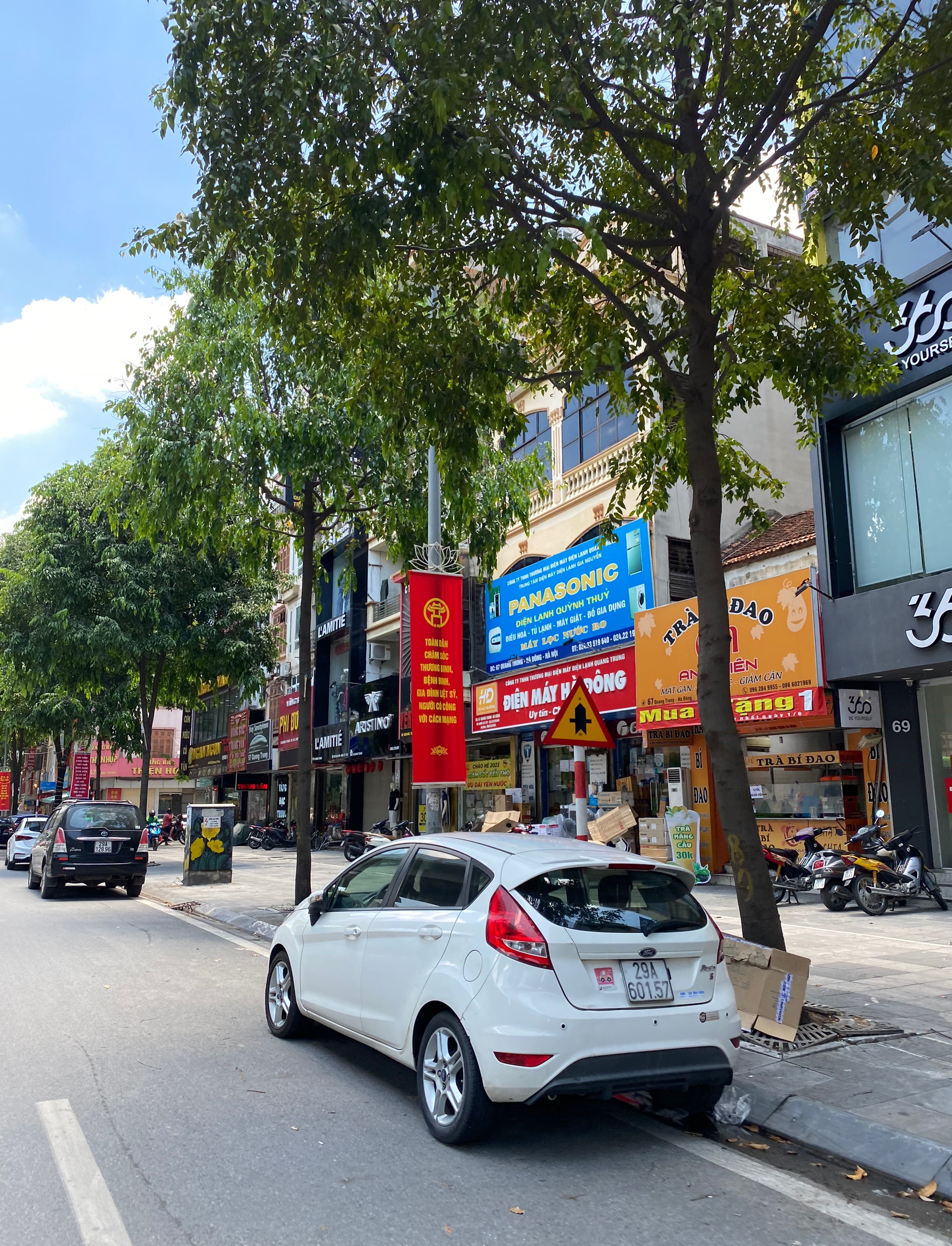 Bán nhà Quang Trung Hà Đông. Lô góc 30m2, Mt 10m, 4 tầng giá 3.7 tỷ, gần ô tô, gần bưu điện Hà Đông.