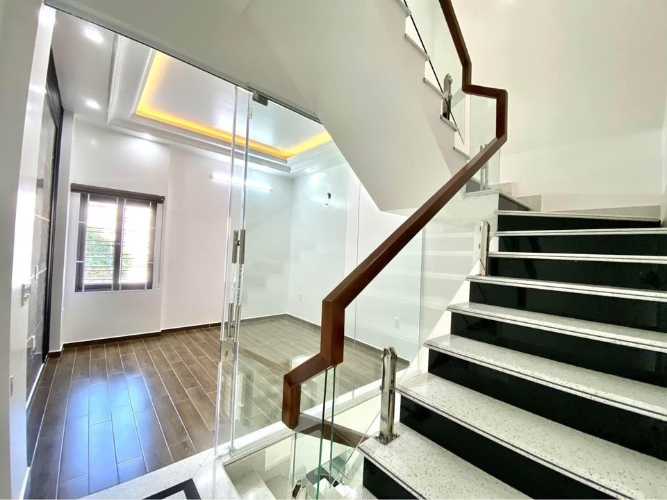 Bán nhà xây mới TĐC Sao Sáng, diện tích 40m 4 tầng độc lập GIÁ 4 tỉ lung linh.