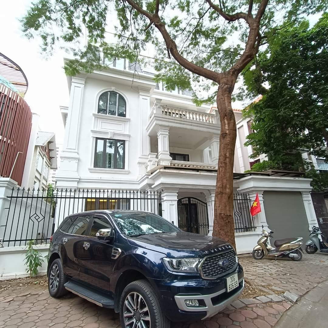 dịch vọng cầu giấy siêu biệt thự KĐTM vỉ hè đương lớn > 60 tỷ 196m 3t.