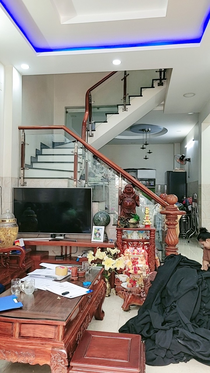 Bán nhà đẹp 1/ hẻm oto Bùi Thế Mỹ quận Tân Bình 4 x 14 -4T BTCT nhỉnh 5 tỷ TL.