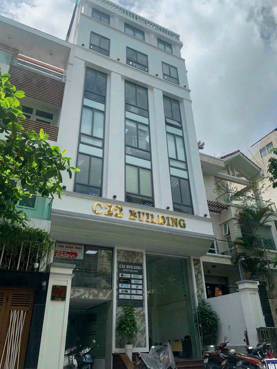 Toà Nhà Văn Phòng Hoàng Việt - Út Tịch - Hoàng Văn Thụ- DT 300m2.