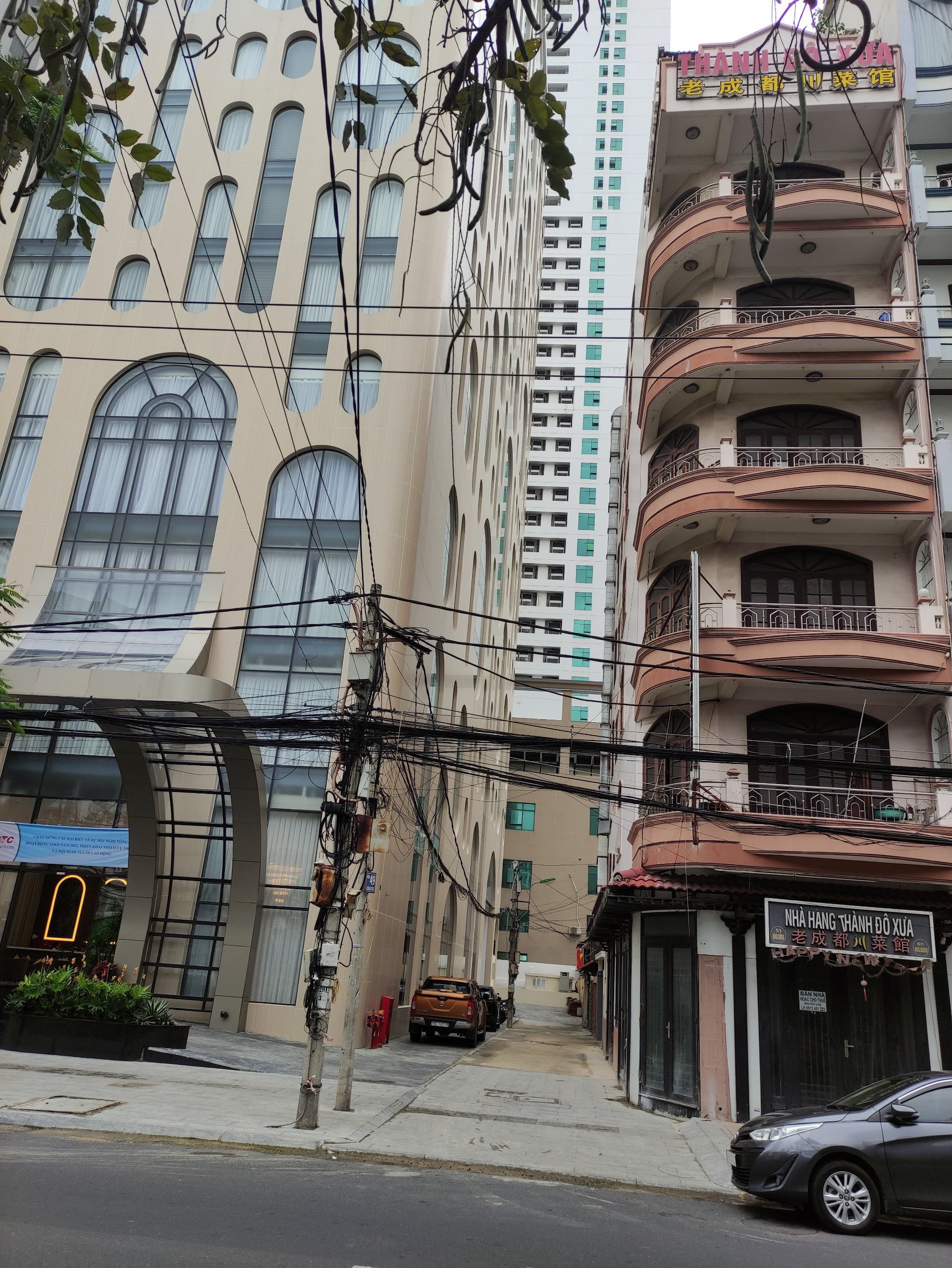 Bán nhà 7 tầng 2 mặt đường Hùng Vương phố Tây ở Nha Trang.