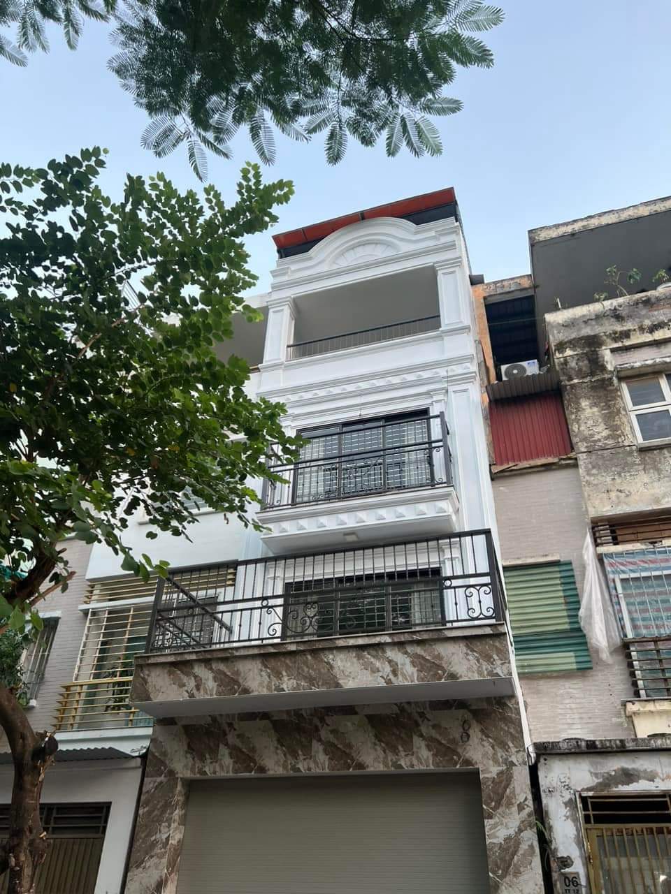 VIP ! nhà KĐT văn phú hà đông phân lô vỉ hè ô tô TRÁNH >12 tỷ 95m 5T.