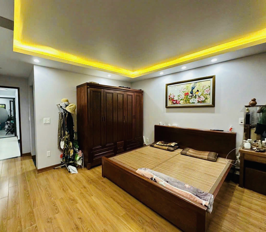 Bán nhà 4 tầng 70m2 lô góc đẹp đường 30m khu TĐC Ngay Sở Dầu, Hồng Bàng, Hải Phòng.