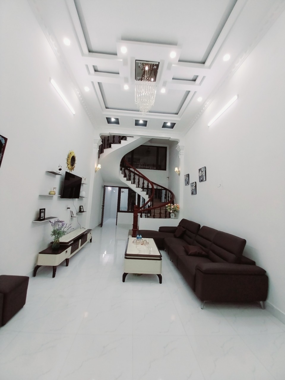 Bán nhà khu phân lô cao cấp Ngô Gia Tự, 63m 3 tầng GIÁ 4.6 tỉ gần Văn Cao.