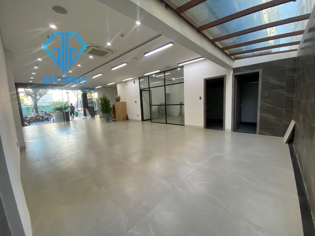 Cần cho thuê mặt bằng kinh doanh Tòa nhà 222 Trần Hưng Đạo.