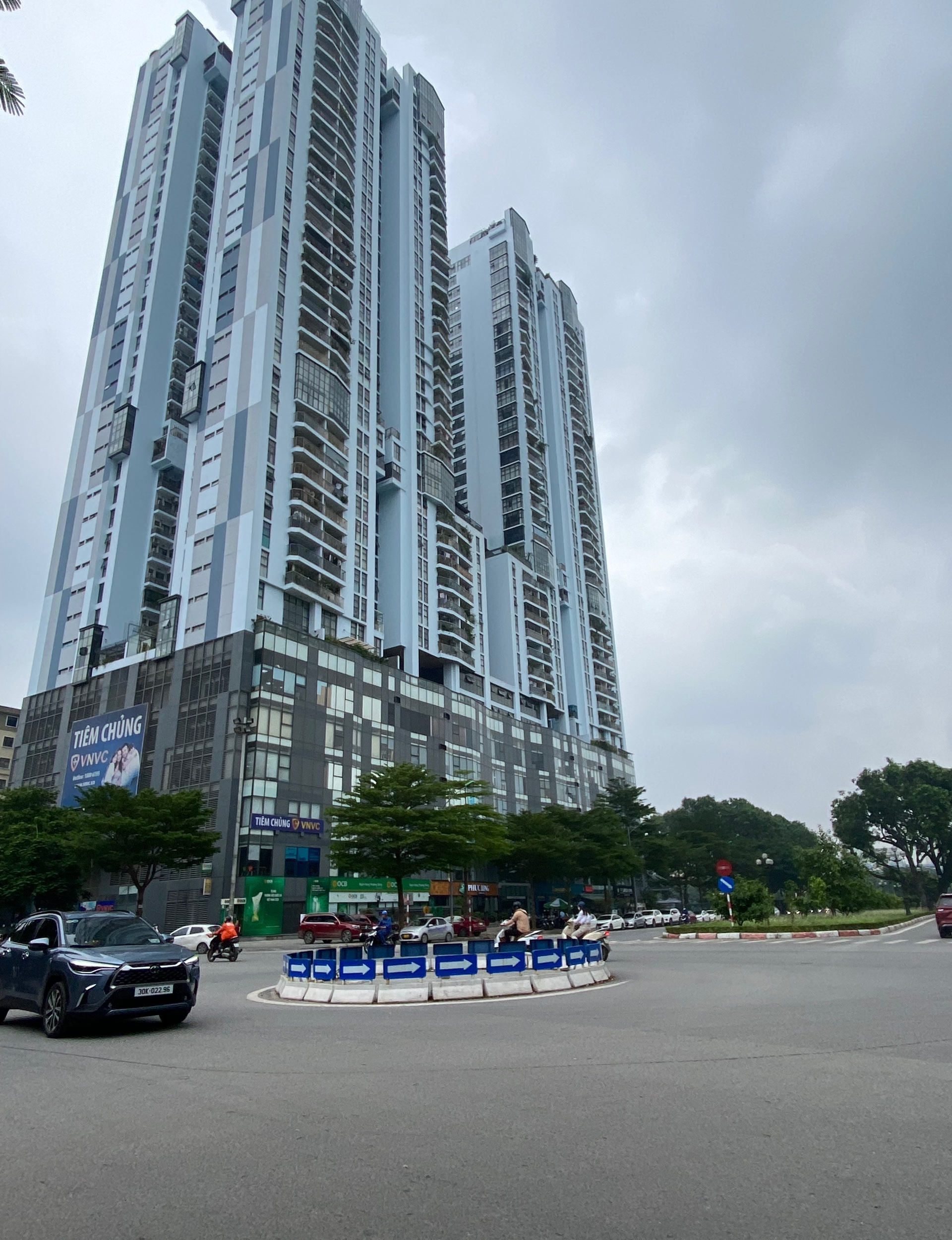 Hiếm. Lô góc ô tô vào nhà Trần Phú, Văn Quán, Hà Đông. 50m2, Mt 6m, nhà 5 tầng mới giá 8.25 tỷ.