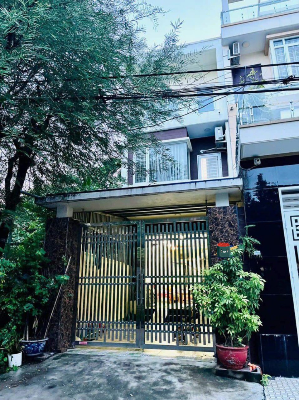 Bán nhà tuyến 2 Thiên Lôi 99m 3 tầng sân cổng, GIÁ 4.4 tỉ ô.tô đỗ cửa.