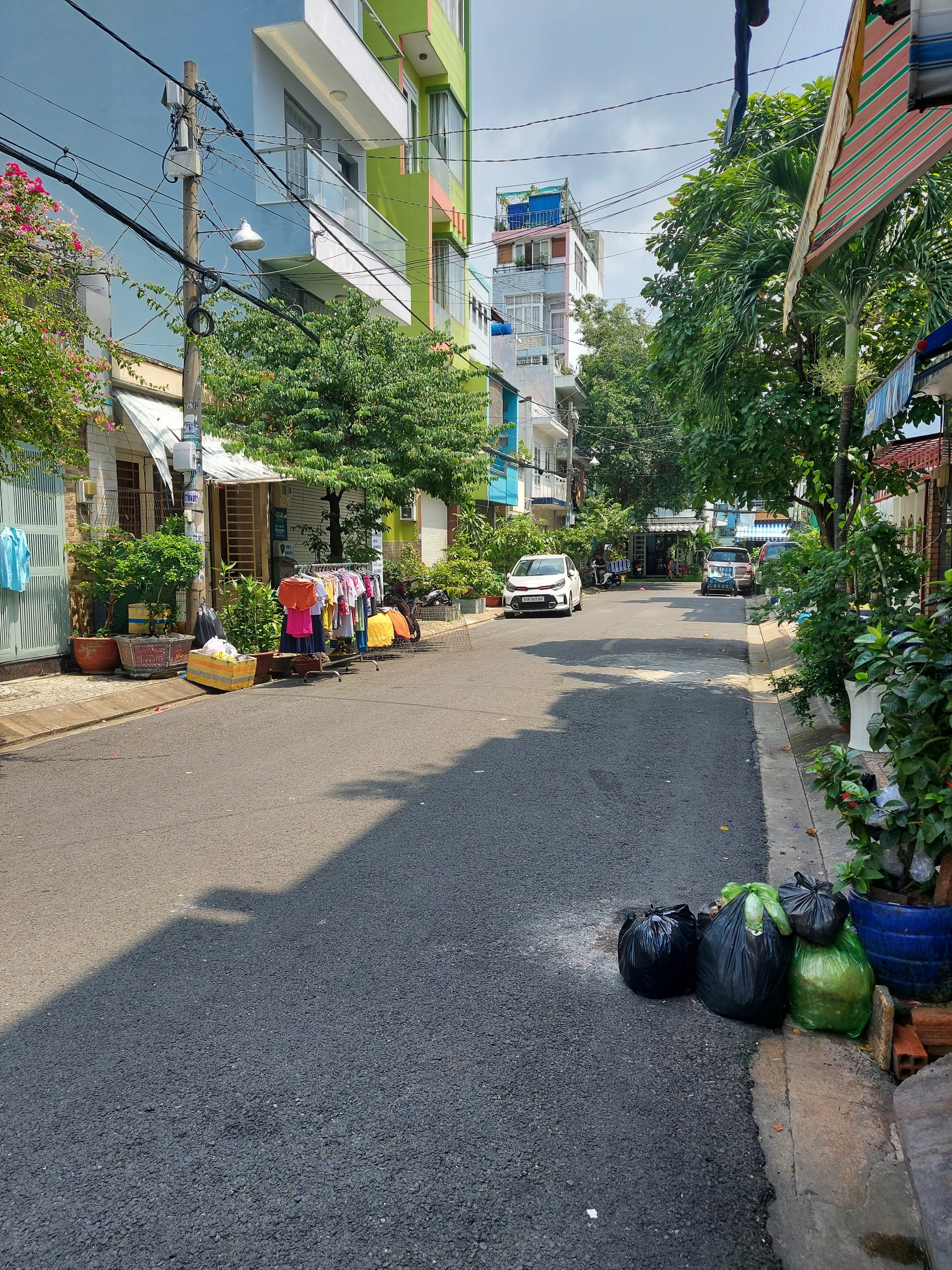 Đường 10m Nguyễn Sơn, DT 5.5m x 13m, 4 tầng, giá chỉ 8.5 tỷ, kinh doanh tốt..