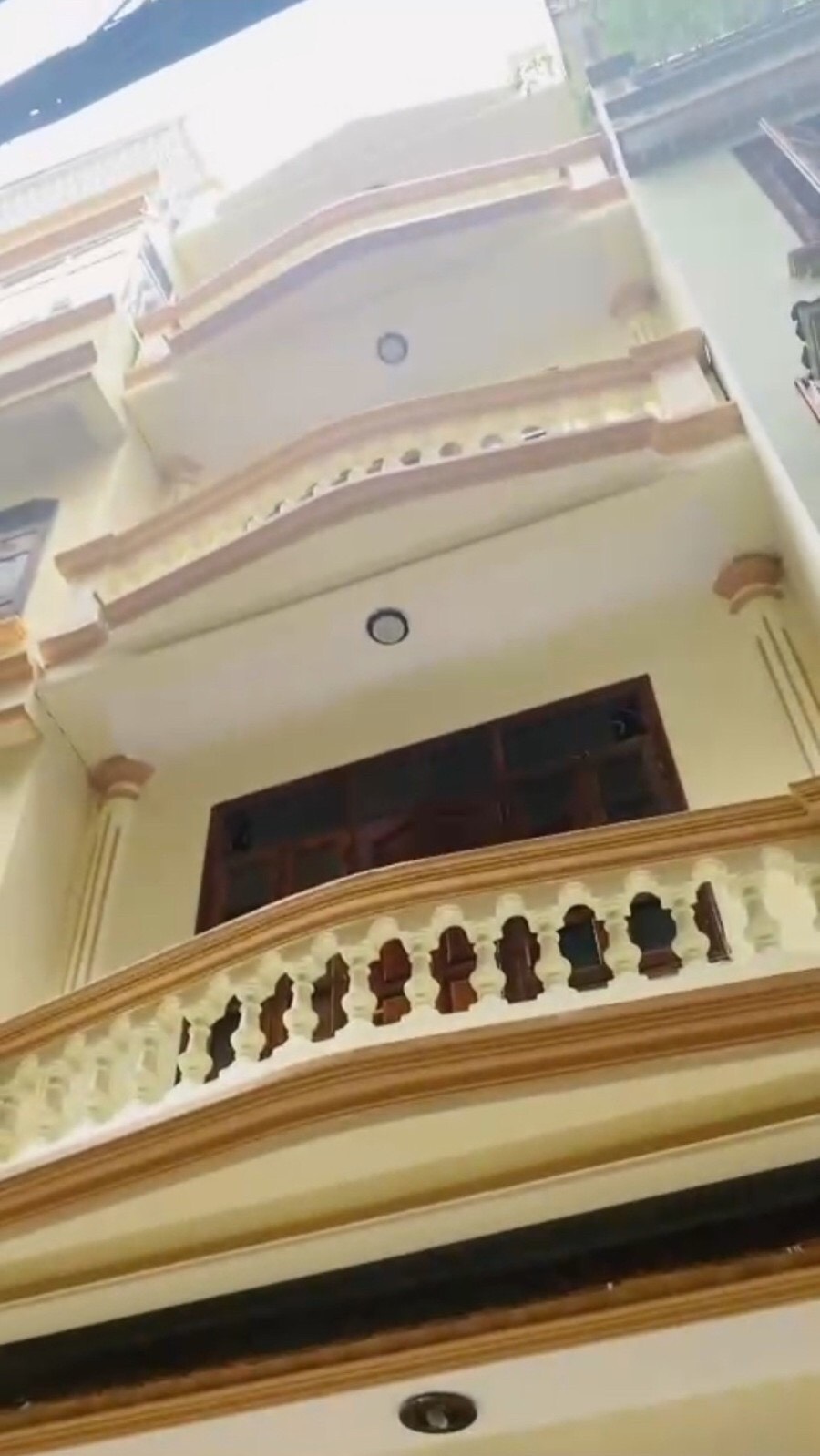 Bán nhà mặt phố Hoàng Quốc Việt trên 9 tỷ Bắc Từ Liêm.