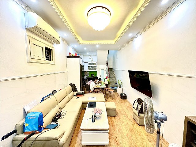 Đoàn Thị Điểm 30m2, 4 tầng giá hơn 4 tỷ