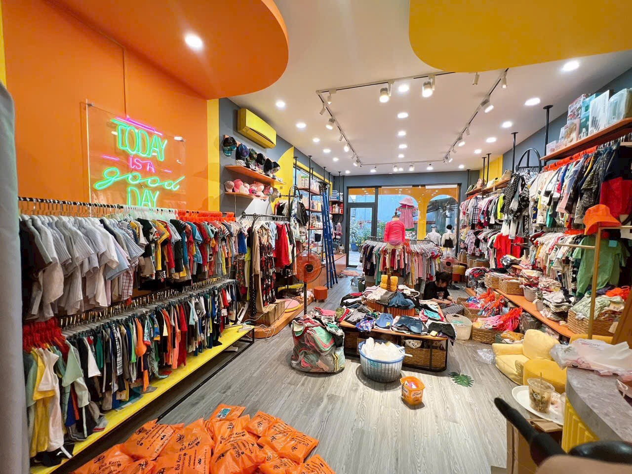 bán nhà hẻm xe hơi đường Kha Vạn Cân, P. Linh Chiểu, dt 106m2 giá 5,5 tỷ.