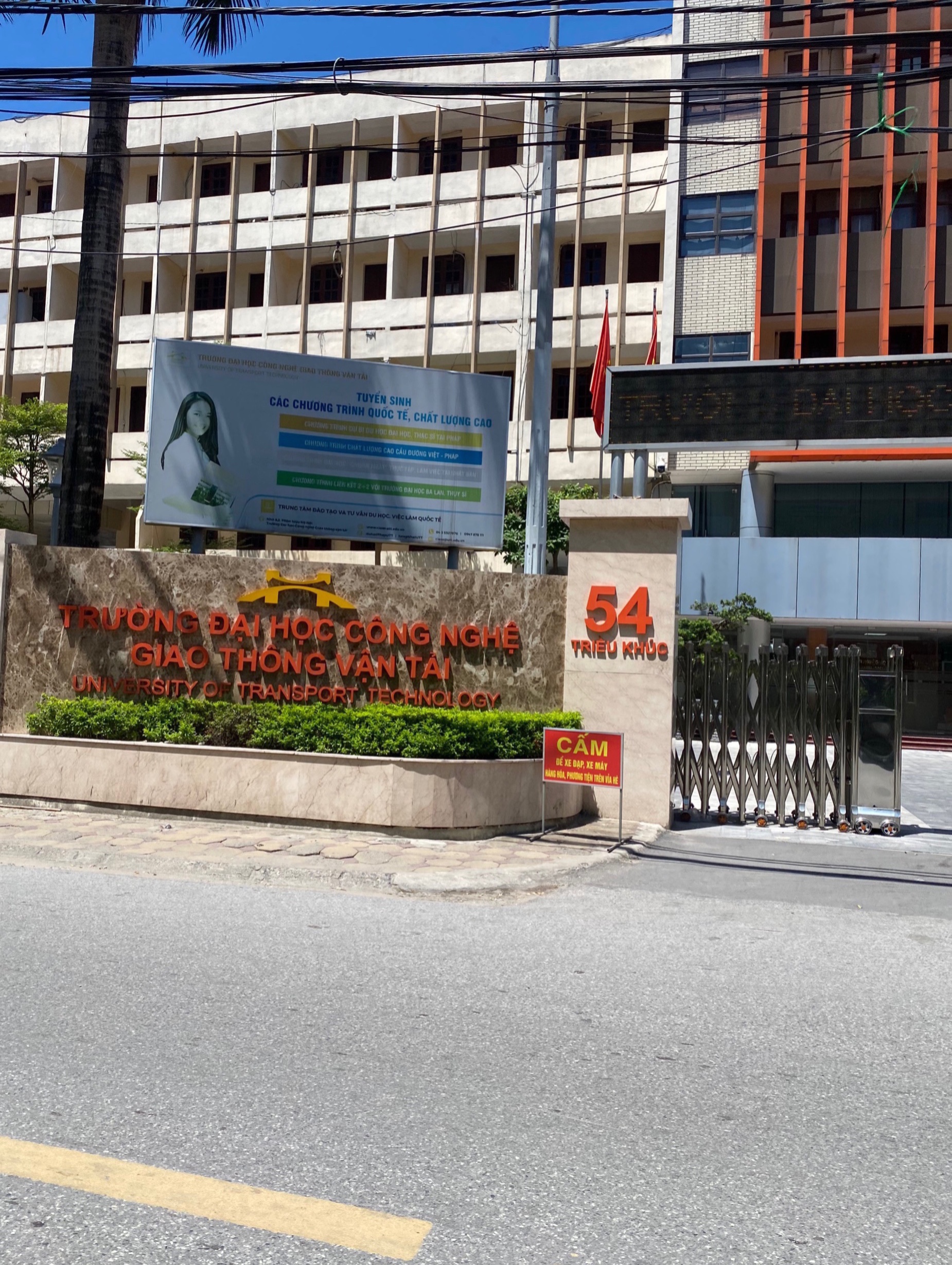 Bán nhà Triều Khúc Tân Triều. 30m2, Mt 4m, 5 tầng mới đẹp, giá chỉ 3.7 tỷ, gần ô tô.