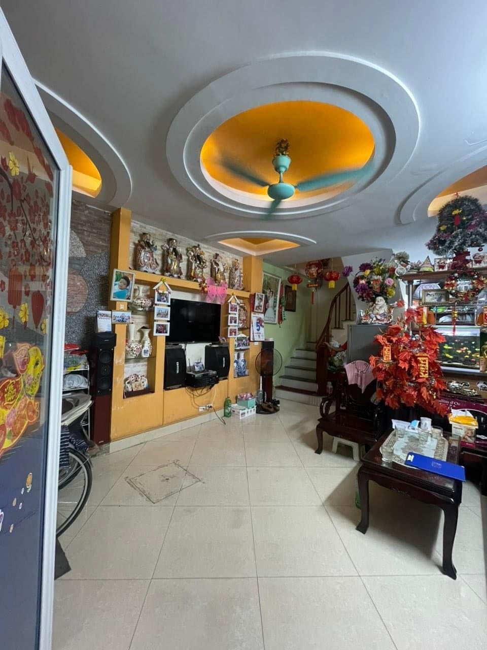 Bồ Đề, Long Biên 45m2, 5 tầng, 4 m mặt tiền giá 3,6 tỷ