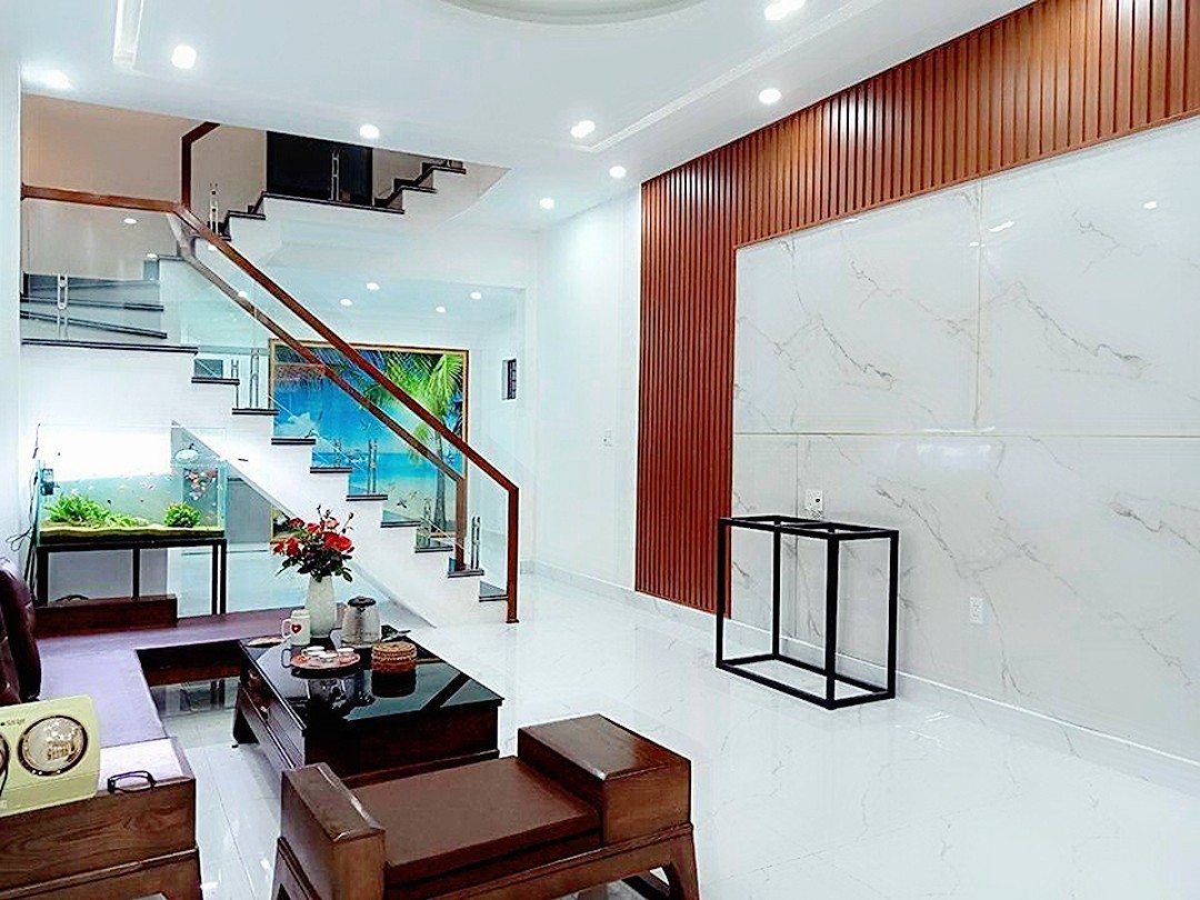 Bán nhà mặt ngõ 46 Lạch Tray kinh doanh tốt, 56m 3 tầng GIÁ 3.9 tỉ lô góc.