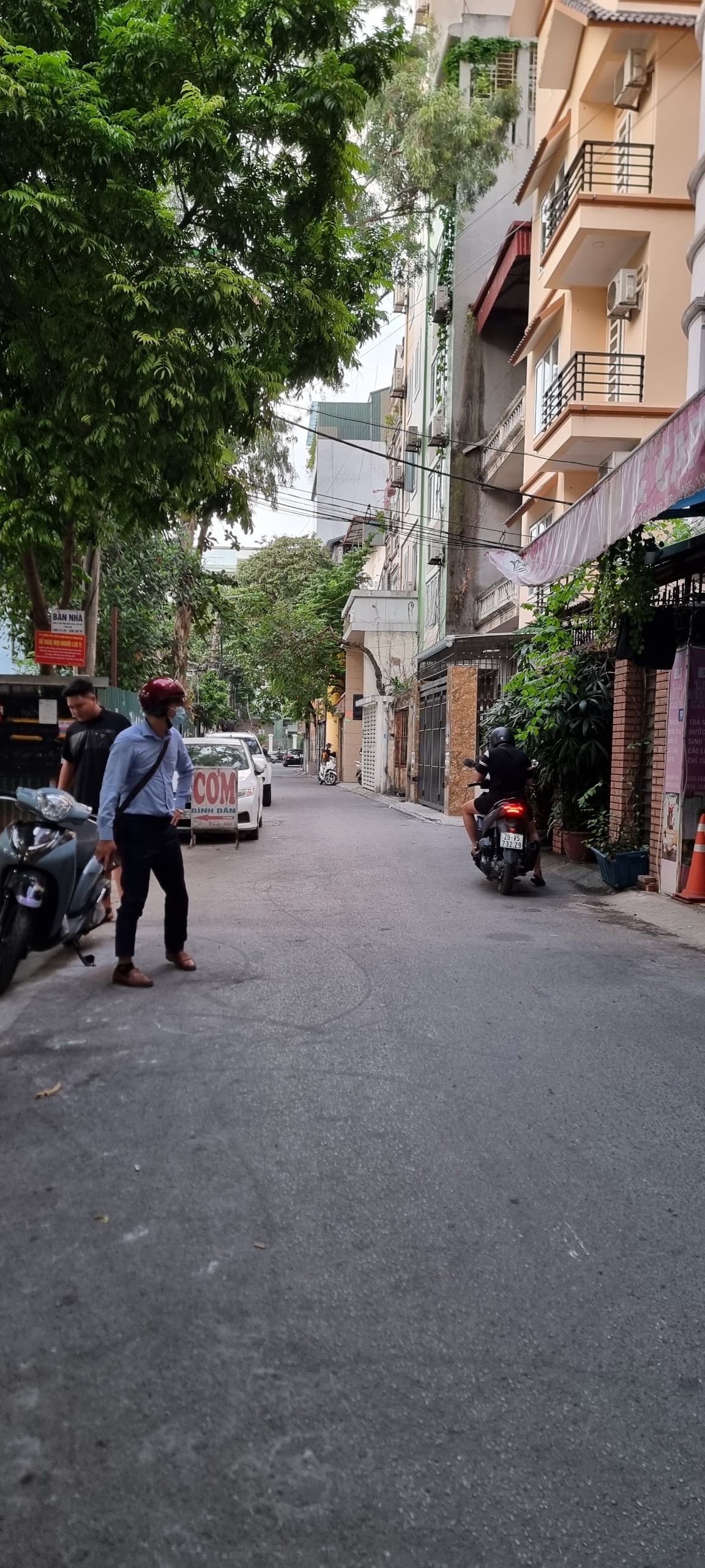 TRẦN QUỐC HOÀN - CẦU GIẤY - LÔ GÓC 2 MẶT TIỀN - CÁCH MẶT PHỐ 20M - Ô TÔ THÔNG - KINH DOANH SẦM UẤT.