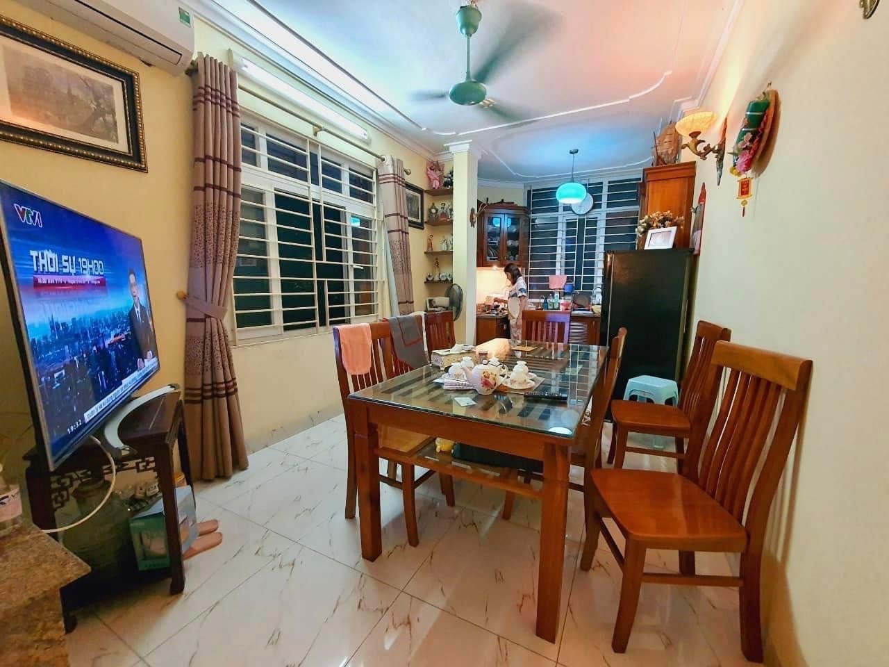 Bán nhà Kim mã,Ba đình.Nhà thiết kế hợp lí,phù hợp với hộ gia đình.30m.3,8 tỷ.