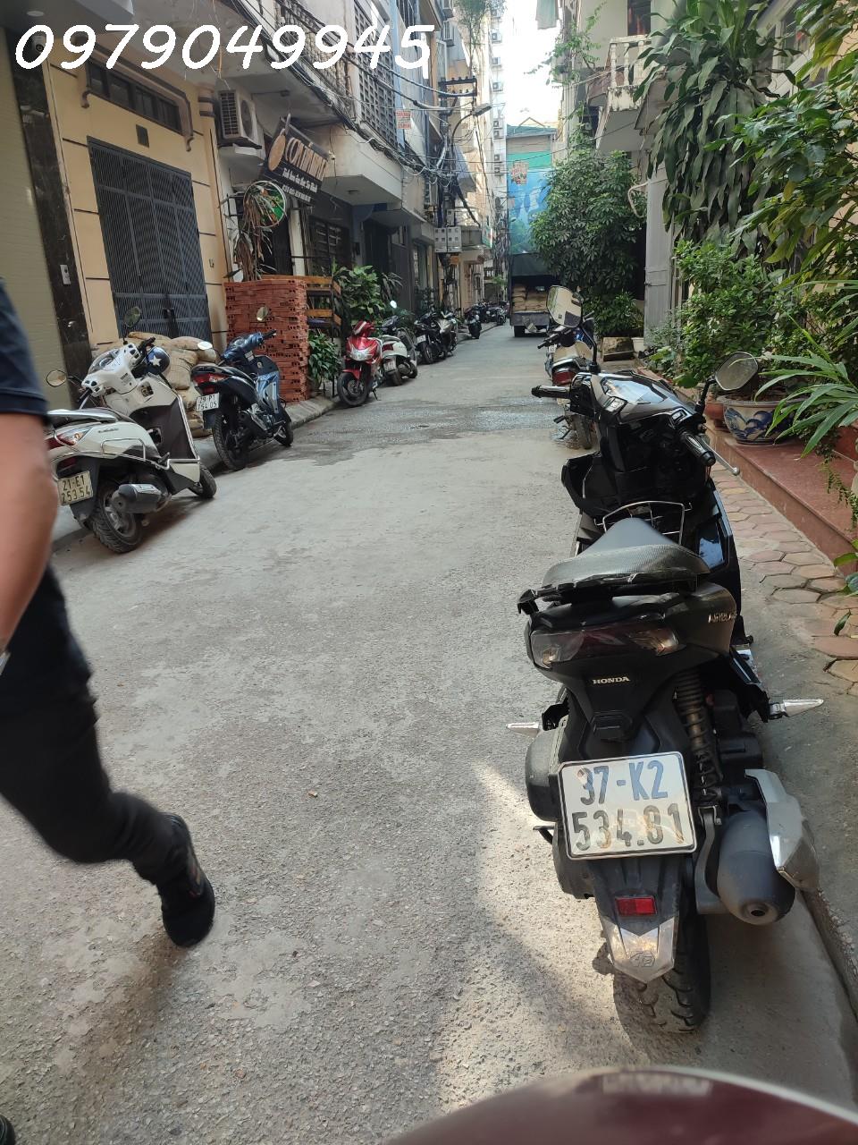 BÁN 70m2 đất trục chính làng Xuân Phương, ô tô kinh doanh, 2 thoáng, giá 7.1 tỷ.