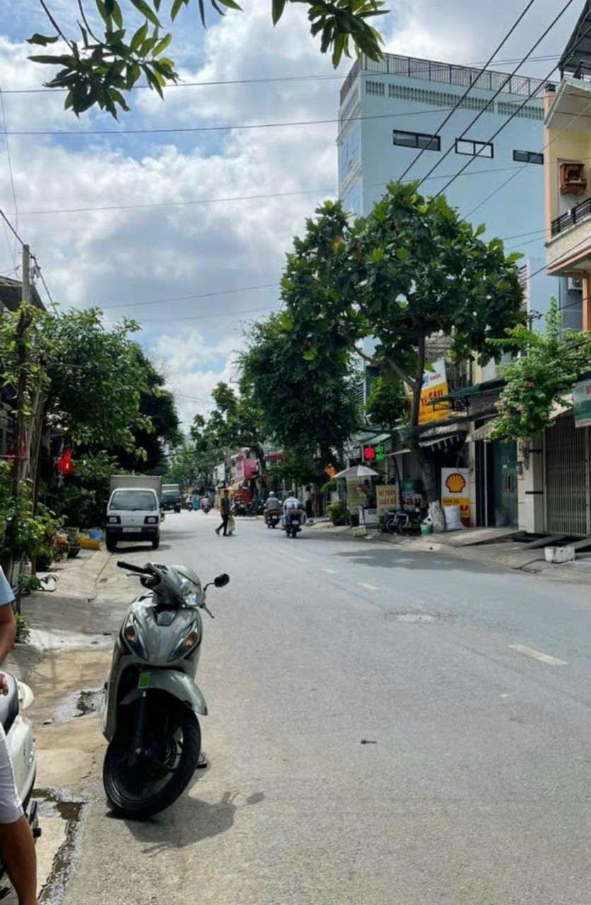 Bán lô đất 4x20 đường số 10 Bình Hưng Hòa gần chợ 26 tháng 3 sổ hồng xây tự do.