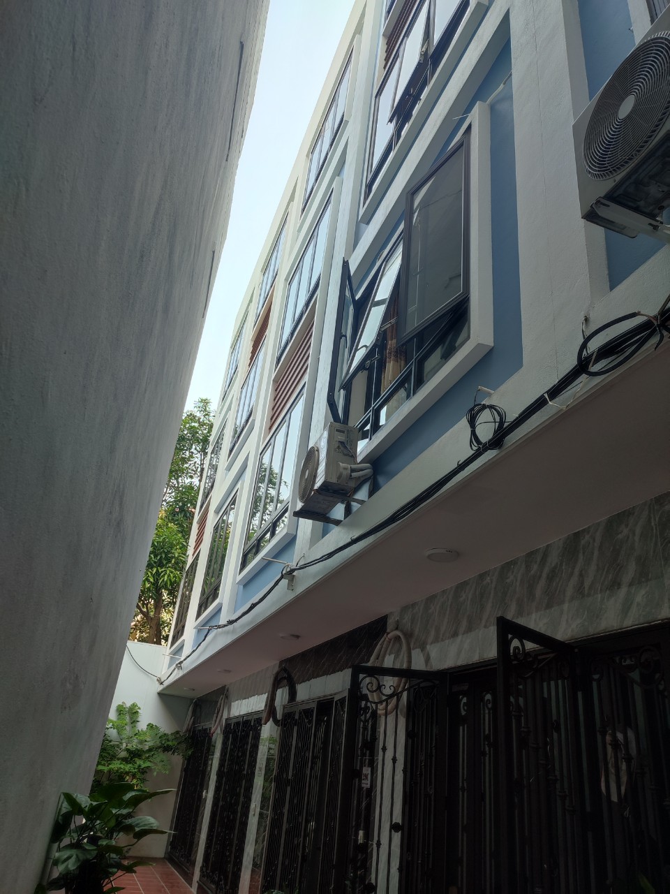 NHÀ MỚI – 30M x 5T - Ở LUÔN – GIA QUẤT – 3.3 TỶ..